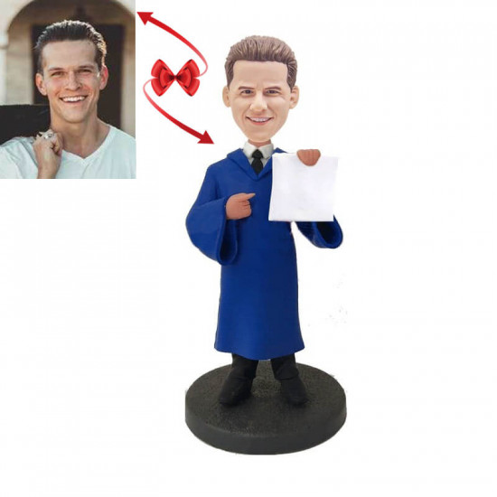Personalized Graduation Bobblehead - Unique Gift for Graduates to Display their Diploma